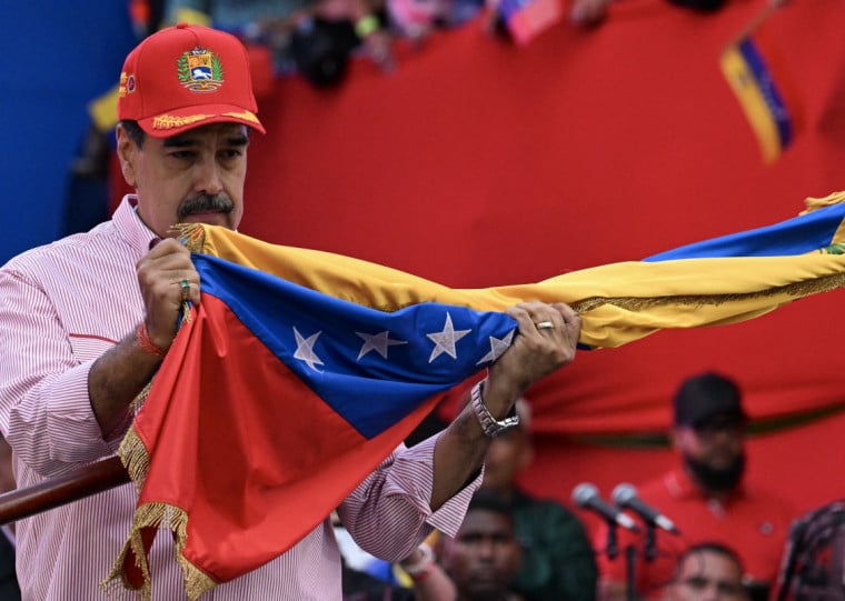 Nas redes sociais, governador Eduardo Leite condenou a ação dos Estados Unidos contra a Venezuela de Nicolás Maduro