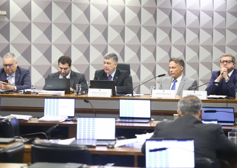 governistas conseguiram a rejeição do pedido de comparecimento de Fábio Luís Lula da Silva