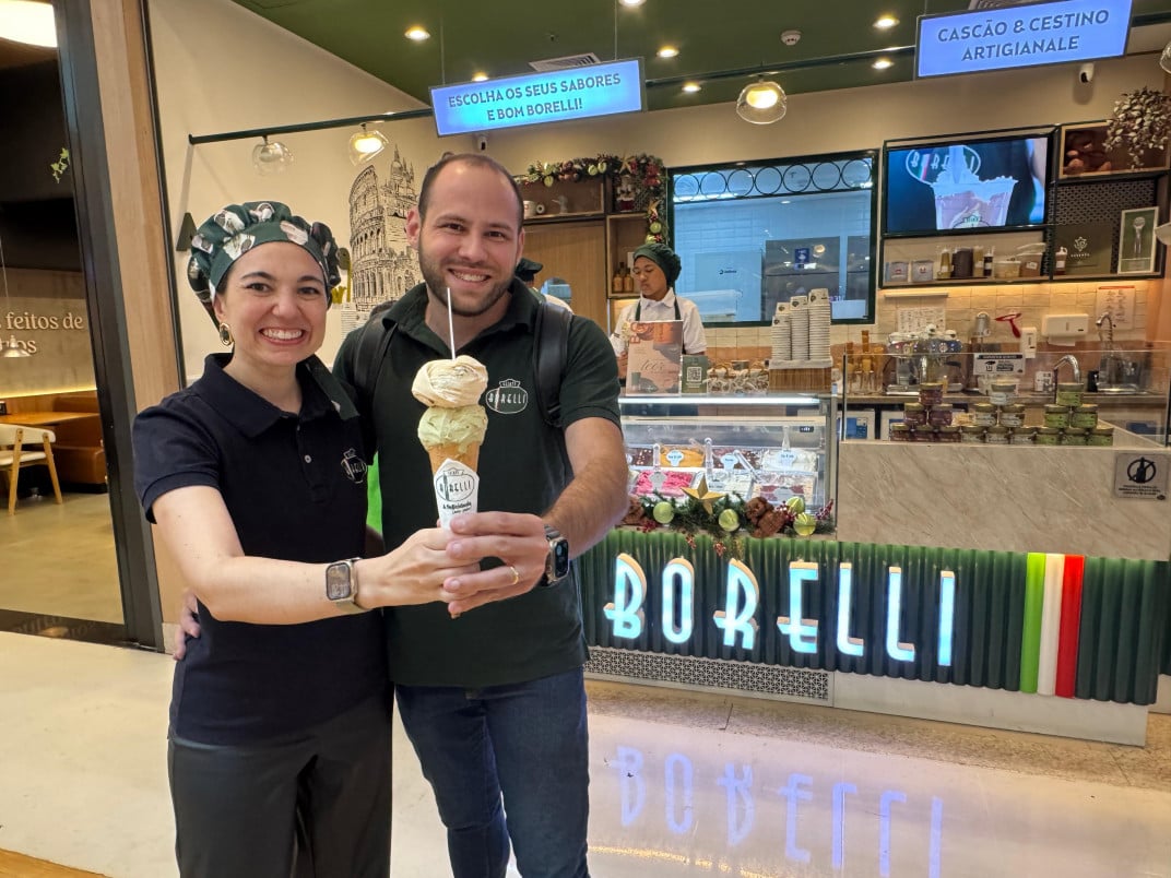 Gelateria distribui sorvete de graça na abertura de unidade em shopping