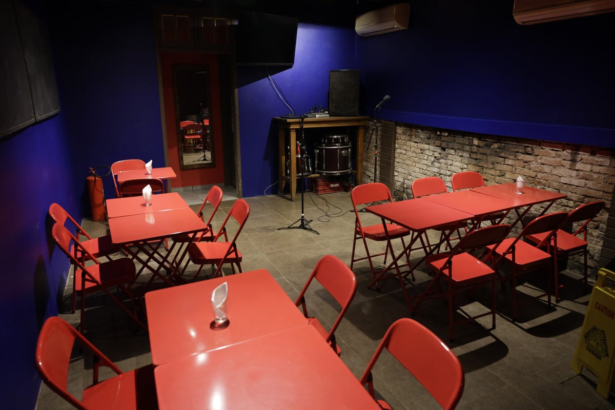 A proposta do bar é oferecer uma estética inspirada nos clássicos botecos brasileiros | TÂNIA MEINERZ/JC