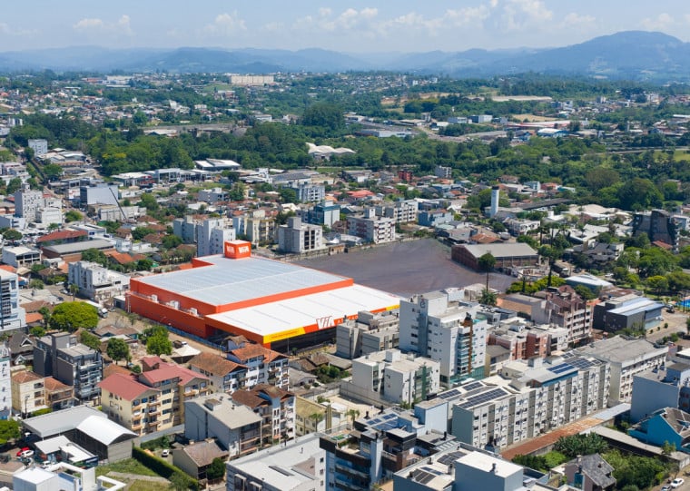 Oitava loja do grupo Passarela fica em Lajeado, onde também tem CD do grupo supermercadista 