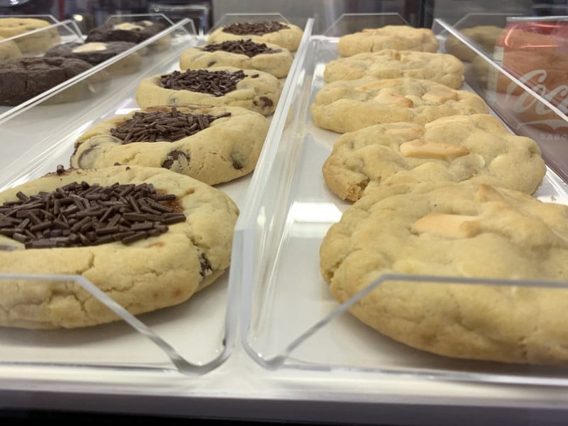 A American Cookies tem 28 opções de sabores, além de sorvetes e açaí<br />Foto: Dener Pedro/Especial/JC