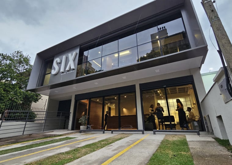 Nova sede do Six Studio foi projetada para dar conta das demandas e expansão do salão 