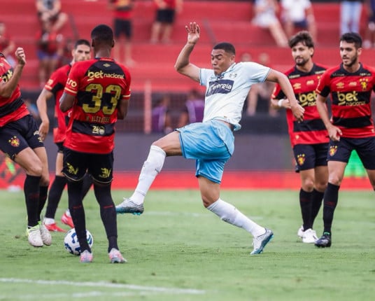 Grêmio goleia o Sport já rebaixado e garante vaga na Sul-Americana