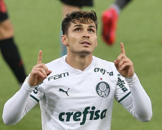 Grêmio quer Veiga e Weverton, mas Palmeiras descarta negócio pelos ídolos