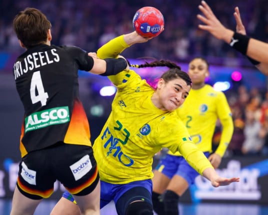 Brasil perde para a Alemanha nas quartas de final e se despede do Mundial feminino de handebol