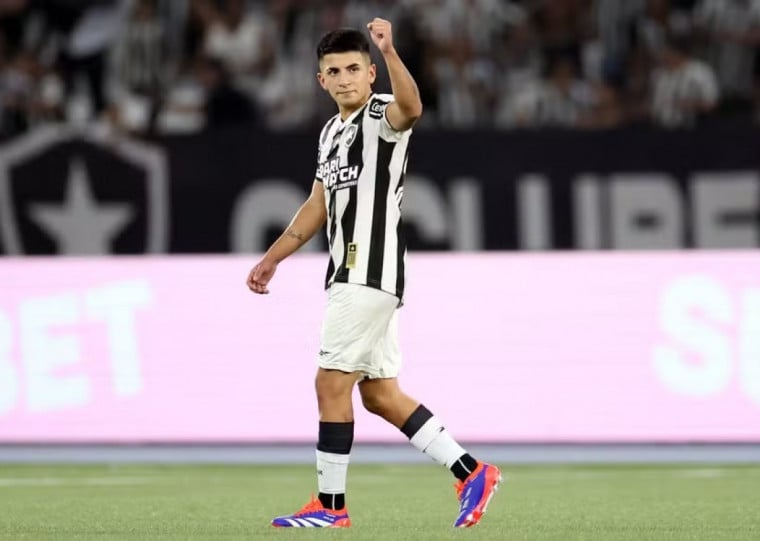 Jogador atualmente defende o Atlético de Madrid