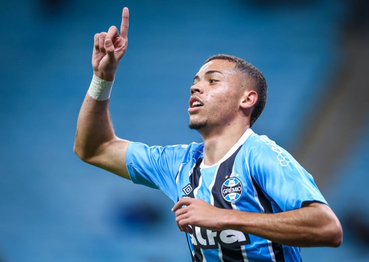 Atleta de 19 anos fez dois gols e deu três assistências em 39 jogos nesta temporada