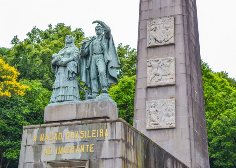 Inaugurado em 1954, monumento esculturas de Antônio Caringi; primeira etapa foi contemplada com lei de incentivo à cultura