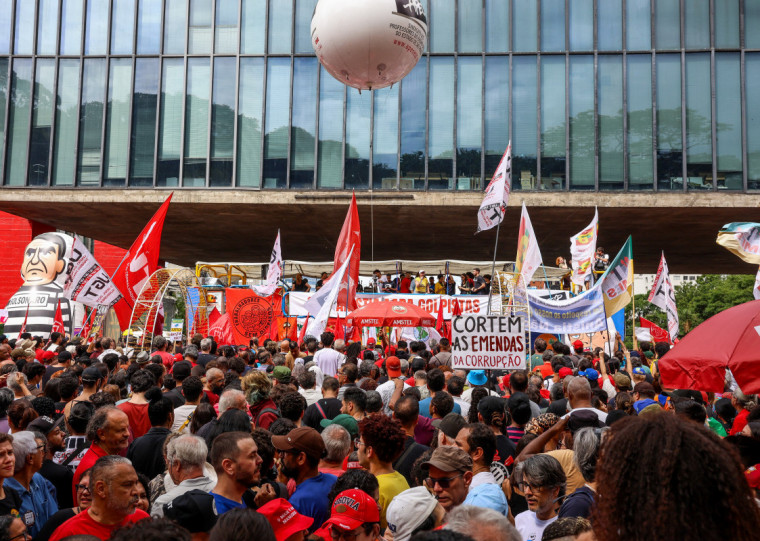 Na capital paulista, a concentração ocorre em frente ao Masp, com a participação de lideranças políticas e representantes de movimentos sociais