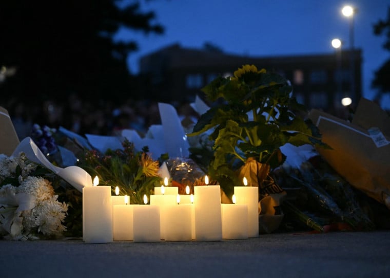 Atiradores mataram 15 pessoas no domingo em um ataque antissemita contra judeus