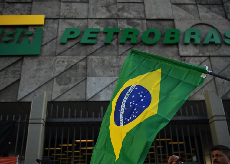 Em nota, a Petrobras afirma que foram registradas manifestações em unidades da companhia em virtude de movimento grevista e que não há impacto na produção de petróleo e derivados