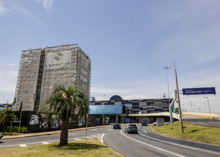 Torre logo na entrada no aeroporto da capital gaúcha ganha forma; maior desembolso será no próximo ano