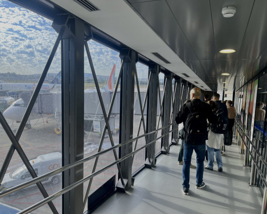 Aeroporto Salgado Filho deve movimentar 385 mil passageiros nas festas