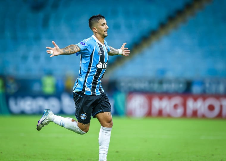 Bahia pode avançar pelo atacante, após desistência do Nacional