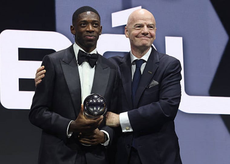 Jogador do PSG confirmou seu favoritismo com mais um prêmio na temporada