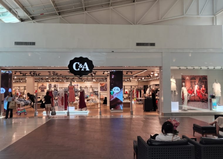 Loja da C&A reabre com mais espa&ccedil;o e conceito moderno para atrair consumidores 