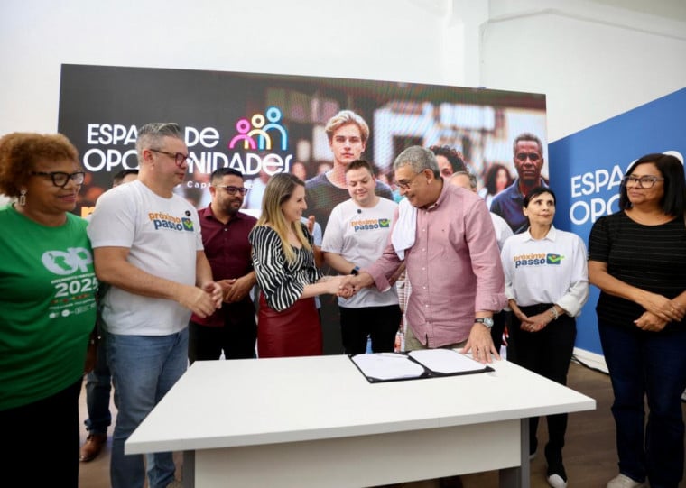 O espaço, que conta com uma área de 500 metros quadrados, reunirá serviços de intermediação de mão de obra, formação e orientação profissional. 
