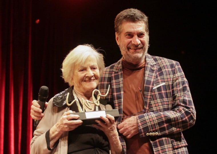 Araci Esteves, com Luciano Alabarse, recebeu o destaque artístico por sua carreira no teatro, cinema e televisão