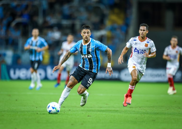 Desistência dos uruguaios facilita transferência do atacante ao Bahia