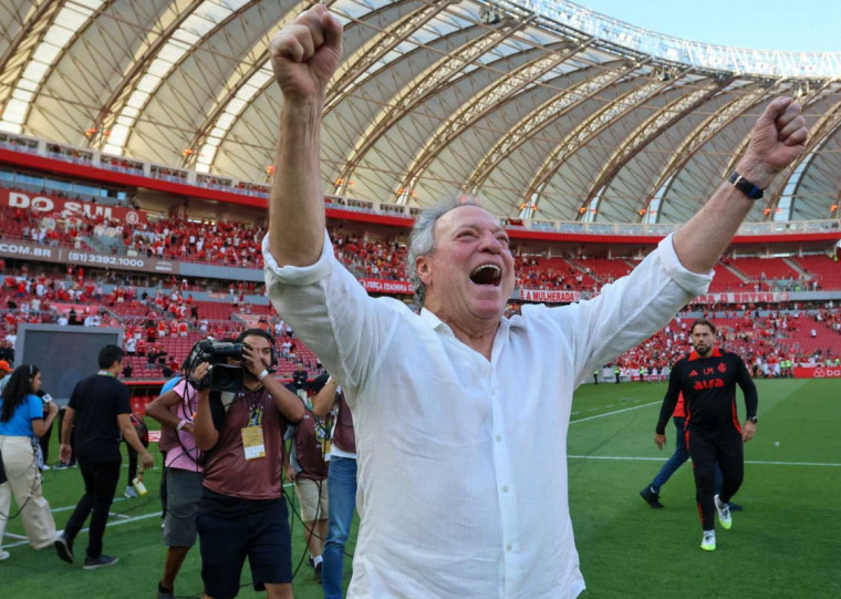 Em meio a dúvidas na casamata, Alvirrubro oficializou Abel Braga como diretor técnico 