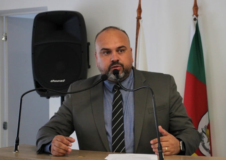 Vereador Rodrigo Pox (Podemos) assumiu a prefeitura