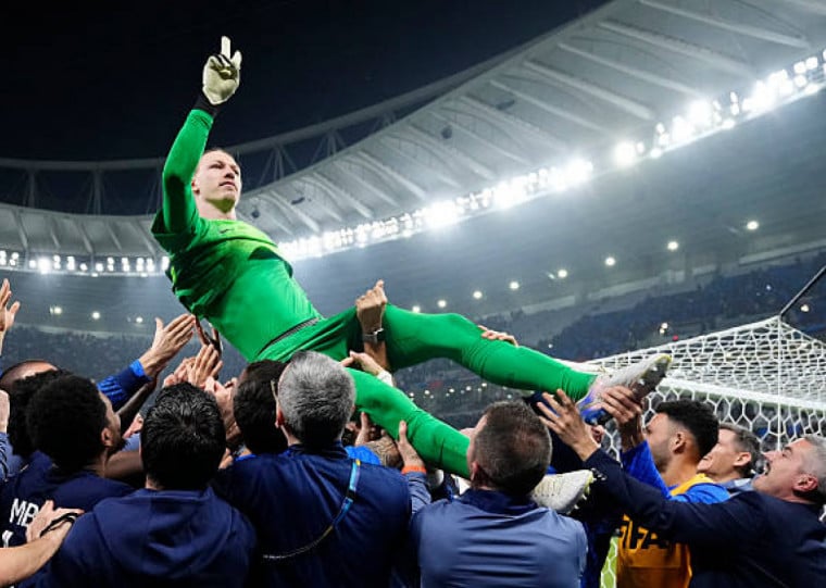 Fratura do goleiro russo teria ocorrido em uma das penalidades