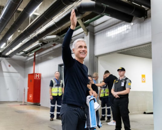 Luís Castro chega a Porto Alegre e se diz 'honrado' em representar o Grêmio