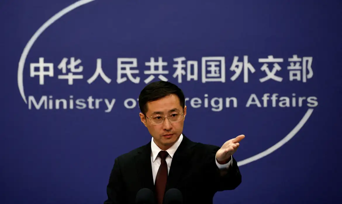  Lin Jian afirmou que a Venezuela tem o direito de desenvolver relações com outros países