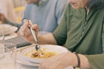 Para desenvolver a linha de talheres assistivos, a Tramontina ouviu pessoas que têm dificuldades motoras