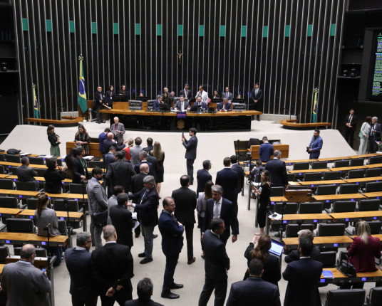 Deputado do União Brasil será relator da PEC 6x1 em comissão da Câmara