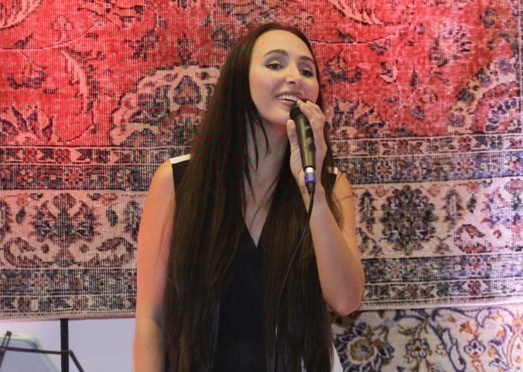 Gabriela Balbueno Fleck no show de comemoração dos 30 anos da Expresso do Oriente