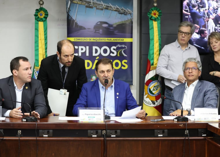 Deputado Paparico Bacchi (PL, ao centro) presidirá a Comissão