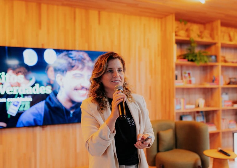 Priscila Toniolo, designer de experiências educacionais, arquiteta e urbanista e mestranda em Design Estratégico com foco em inovação na educação