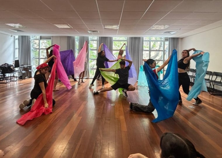 Curso acontece de 5 a 8 de janeiro, das 14h às 17h, ministrado pela diretora Vanja Ca Michel e pelo ator Lucas D'Castro, que levam experiências com produções como o espetáculo Adolescer