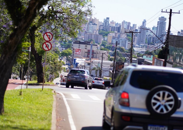 Avan&ccedil;o do sinal vermelho, o excesso de velocidade, o uso de aparelho celular ao volante e a embriaguez lideram as estat&iacute;sticas