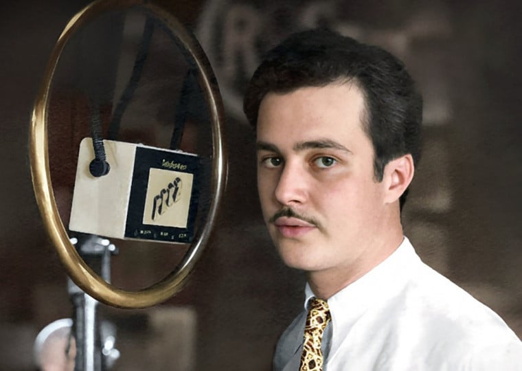 Jornalista, radialista, escritor, advogado, assessor municipal, deputado e professor universitário, Ruschel (1911-1975) foi o primeiro grande multimídia de Porto Alegre