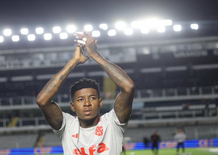 Depois de quatro anos, zagueiro deve deixar o clube em 2026