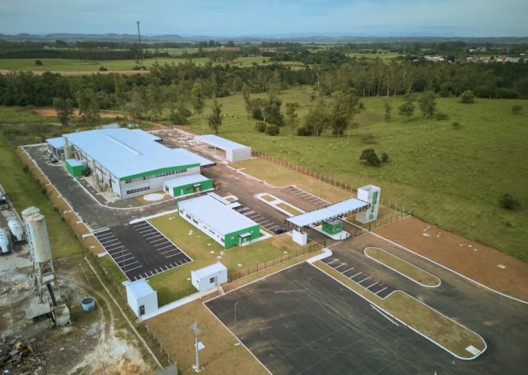 Fábrica inaugurada em 16 de dezembro do ano passado produzirá 100 toneladas de fertilizantes por dia