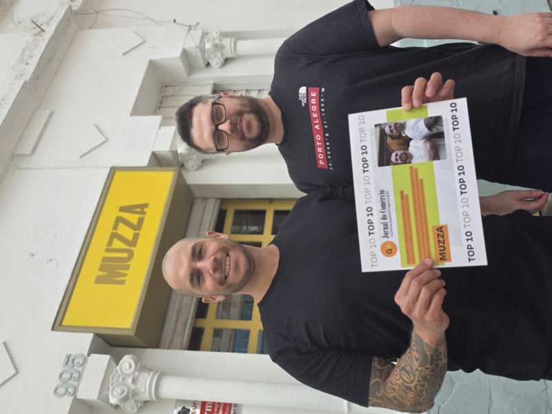 Cristobal Carrion e Marcelo Libel, s&oacute;cios-propriet&aacute;rios da Muzza Pizzaria - TOP 10 GE 2025<br />Foto: ISADORA JACOBY/ESPECIAL/JC