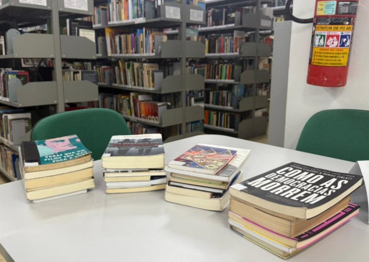 Público mais frequente a retirar exemplares no local varia entre 31 e 50 anos 