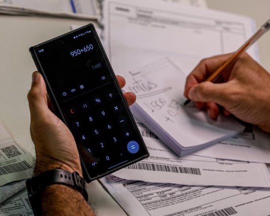 Peso dos tributos sobre o consumo atinge novo pico e aprofunda distorções do sistema brasileiro