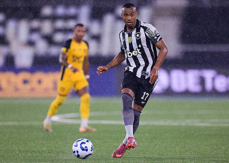 Negociação com Botafogo pode girar em torno de R$ 32 milhões