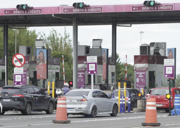 Trânsito é considerado "normal", mas alguns pontos concentram engarrafamentos