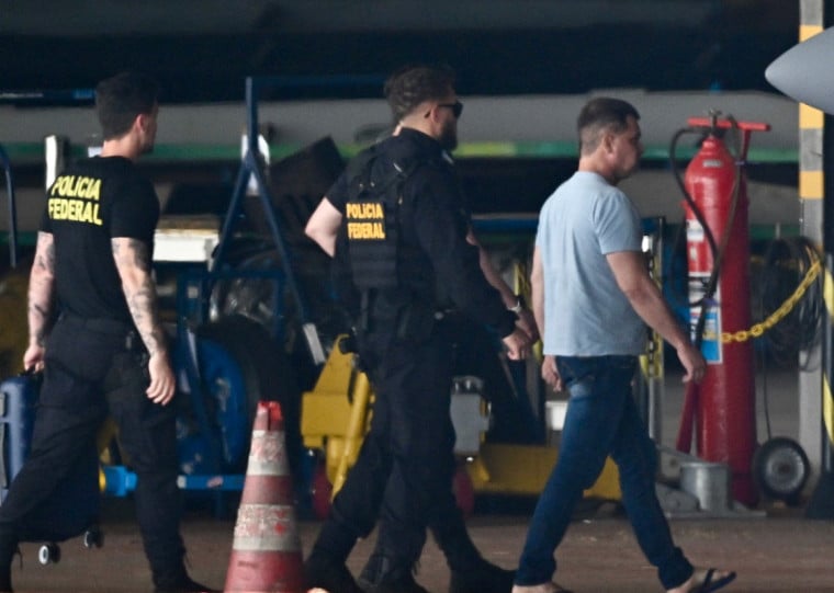 Ex-diretor da PRF, Silvinei Vasques chega a Brasília escoltado pela PF após ser preso no Paraguai ao tentar fugir da pena
