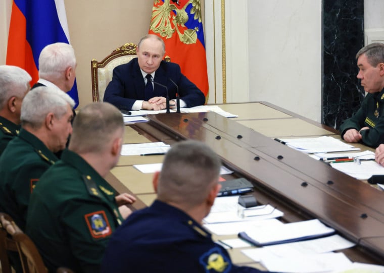 Kremlin informou que Putin estava em Moscou, em reuni&atilde;o com seus generais