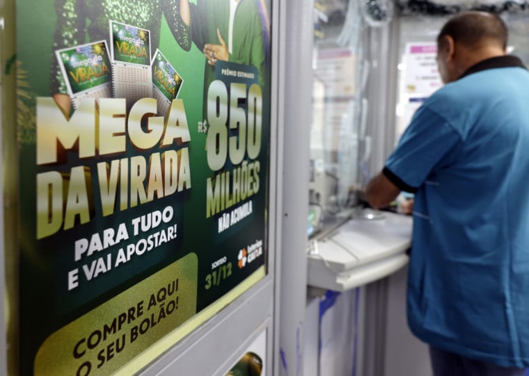 As apostas puderam ser feitas até as 20h desta quarta-feira numa casa lotérica ou pela internet