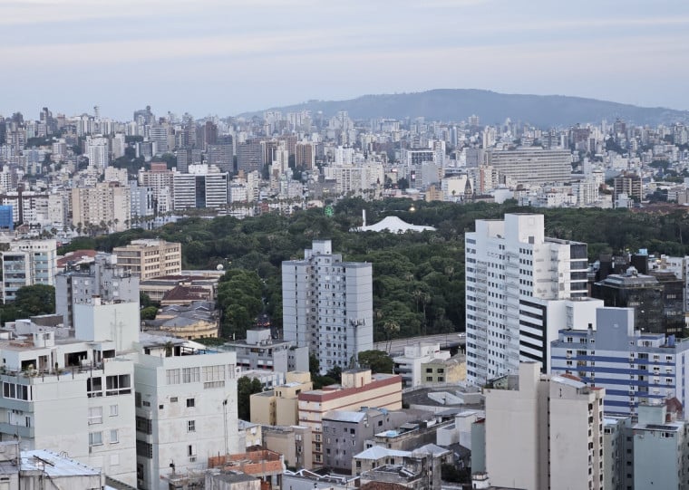 Serviços considerados essenciais, como saúde, limpeza urbana, segurança, assistência social, defesa civil e abastecimento de água, seguem operando