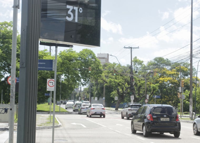 Em Porto Alegre, a semana começa com a presença do sol entre nuvens e com temperaturas altas 