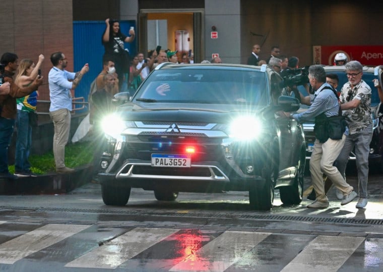 Mais cedo, o ministro Alexandre de Moraes negou um novo pedido de prisão domiciliar